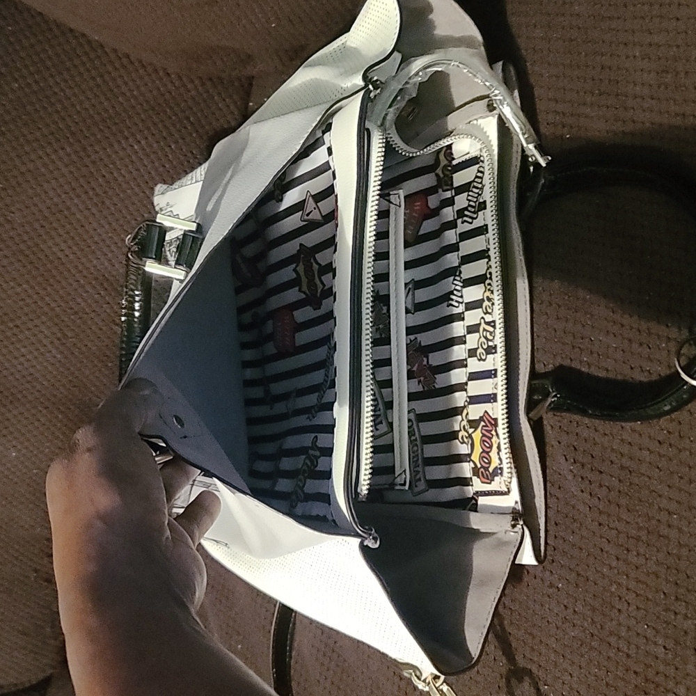 Purse - Picture 2 of 4